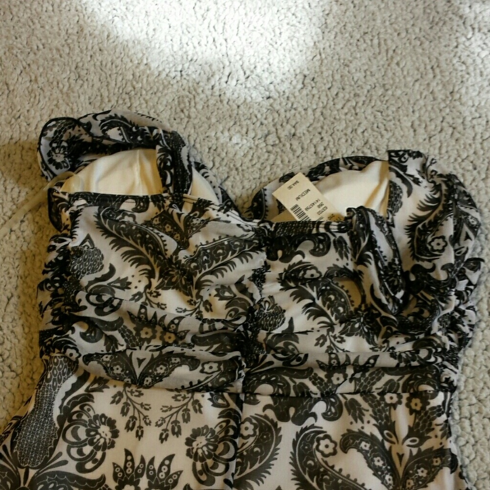 Dress - Picture 3 of 3